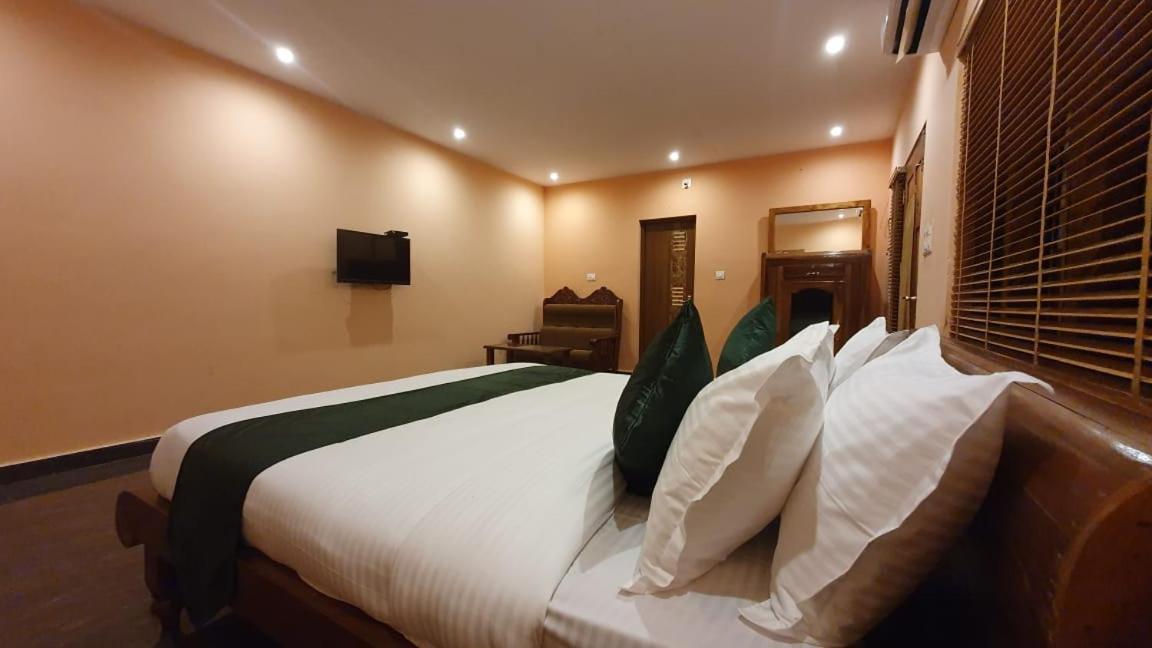 Elephant Valley Resort Pulpally Esterno foto
