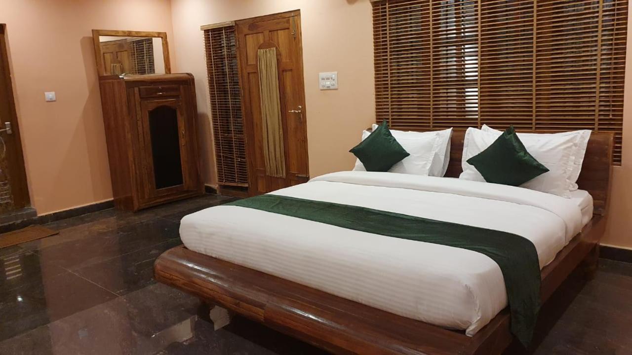 Elephant Valley Resort Pulpally Esterno foto