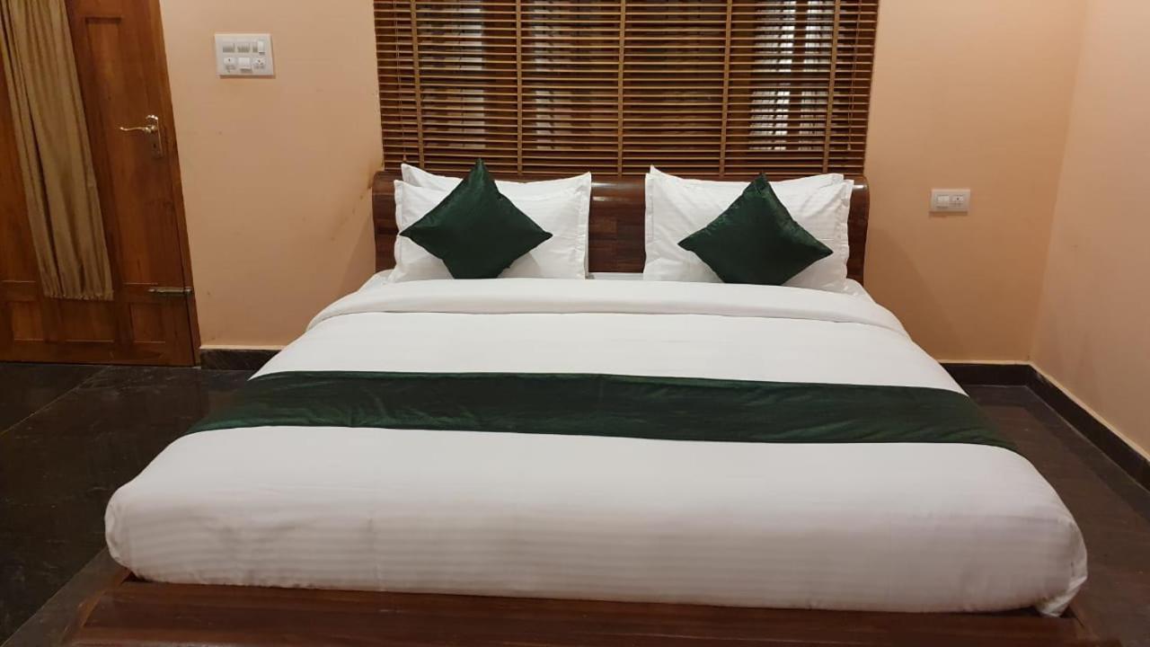 Elephant Valley Resort Pulpally Esterno foto